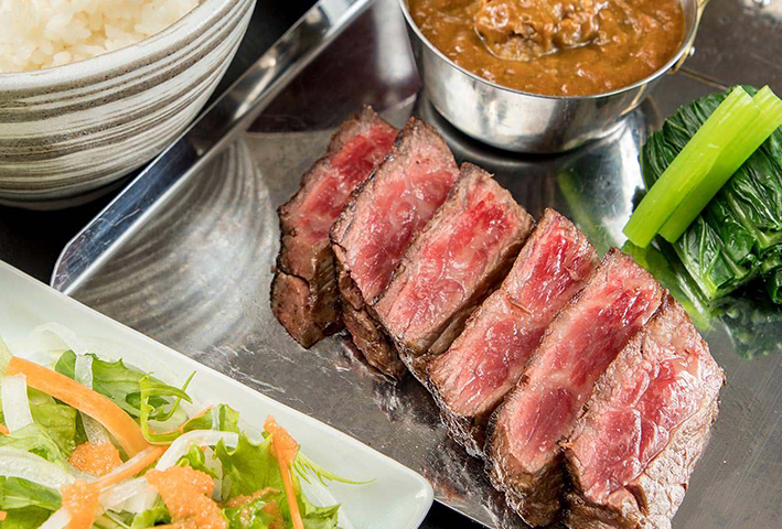 萬鉄おすすめランチ 旨味がギュッと詰まった肉汁溢れる和風お肉料理を 高層46fの和モダン空間で カレッタ汐留 Caretta Shiodome 萬鉄おすすめランチ 旨味がギュッと詰まった肉汁溢れる和風お肉料理を 高層46fの和モダン空間で カレッタ汐留 Caretta Shiodome