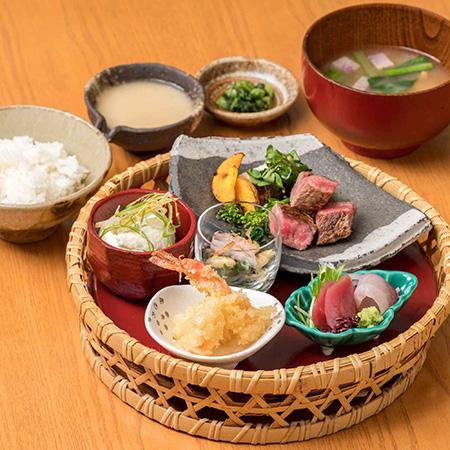 ＜平日限定＞ランチメニューのご案内【46F　スカイレ...